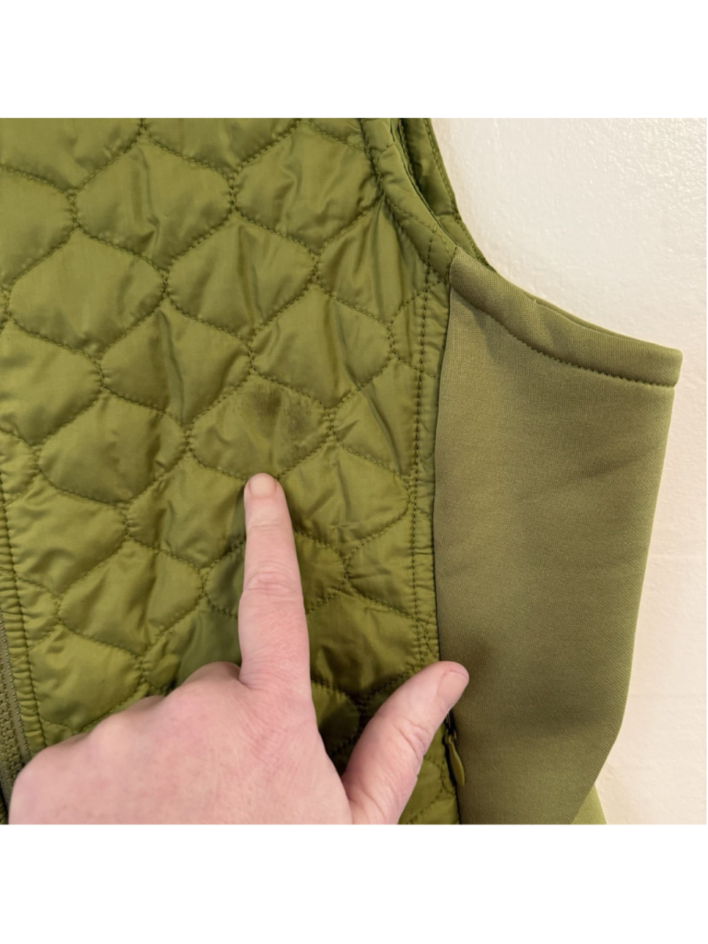 L.L. Bean Women’s Quilted Micro Puff Stretch Vest Size Small Green - Picture 4 of 7